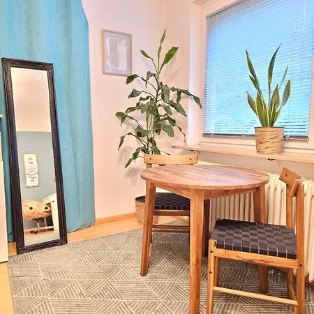 Doppelzimmer 2 I Geteiltes Bad & Kueche I Mit Dem Zug Nur 4 Min Bis Zum Hauptbahnhof Фрайбург Экстерьер фото
